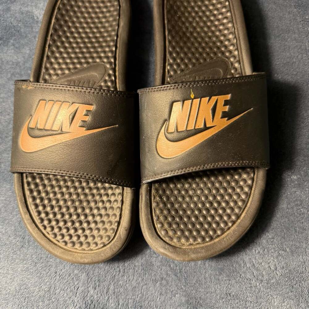 Nike Benassi JDI Slide Sandals - Black/Gold